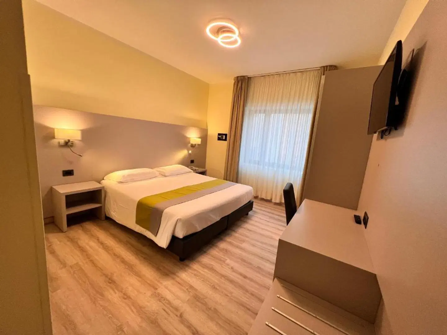Aurora ROOM_EXAMPLE