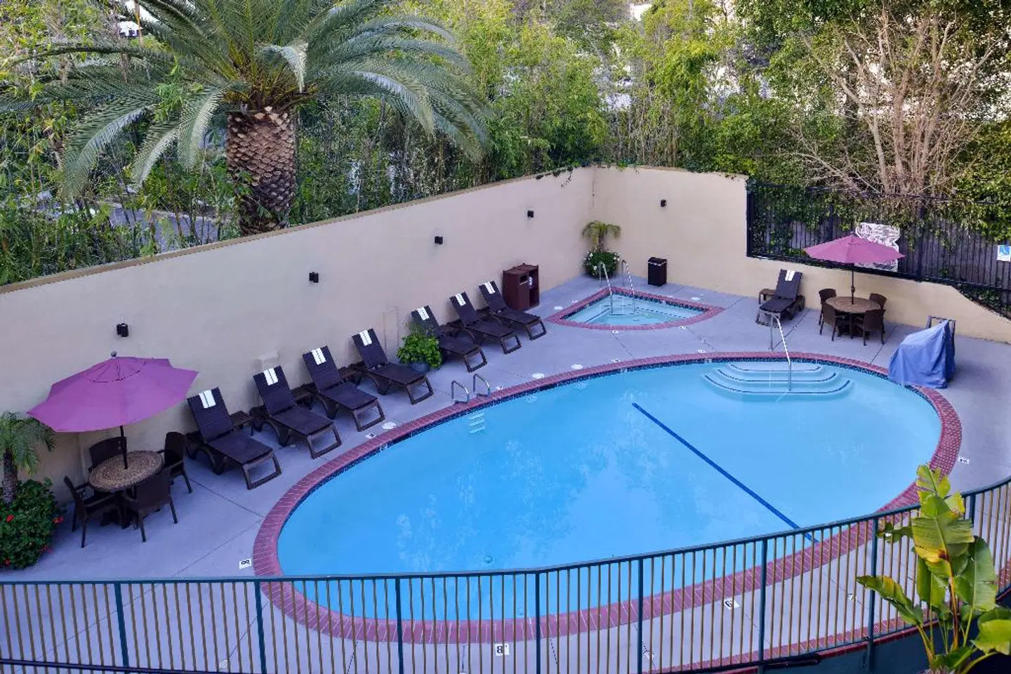 Best Western Hollywood Plaza Inn OUTDOOR_POOL