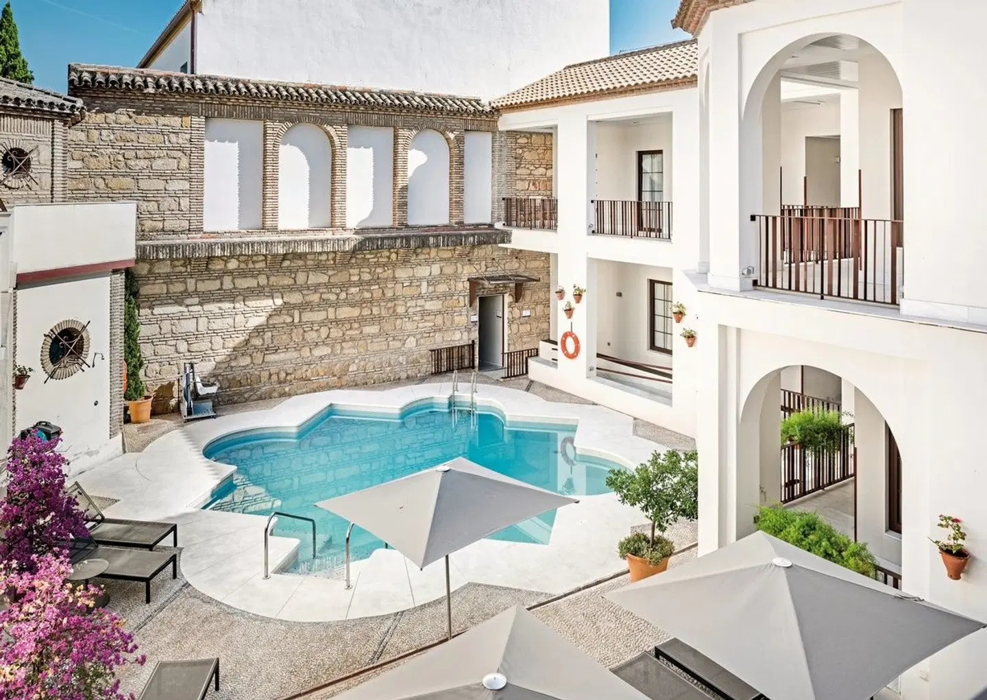 NH Collection Amistad Córdoba OUTDOOR_POOL