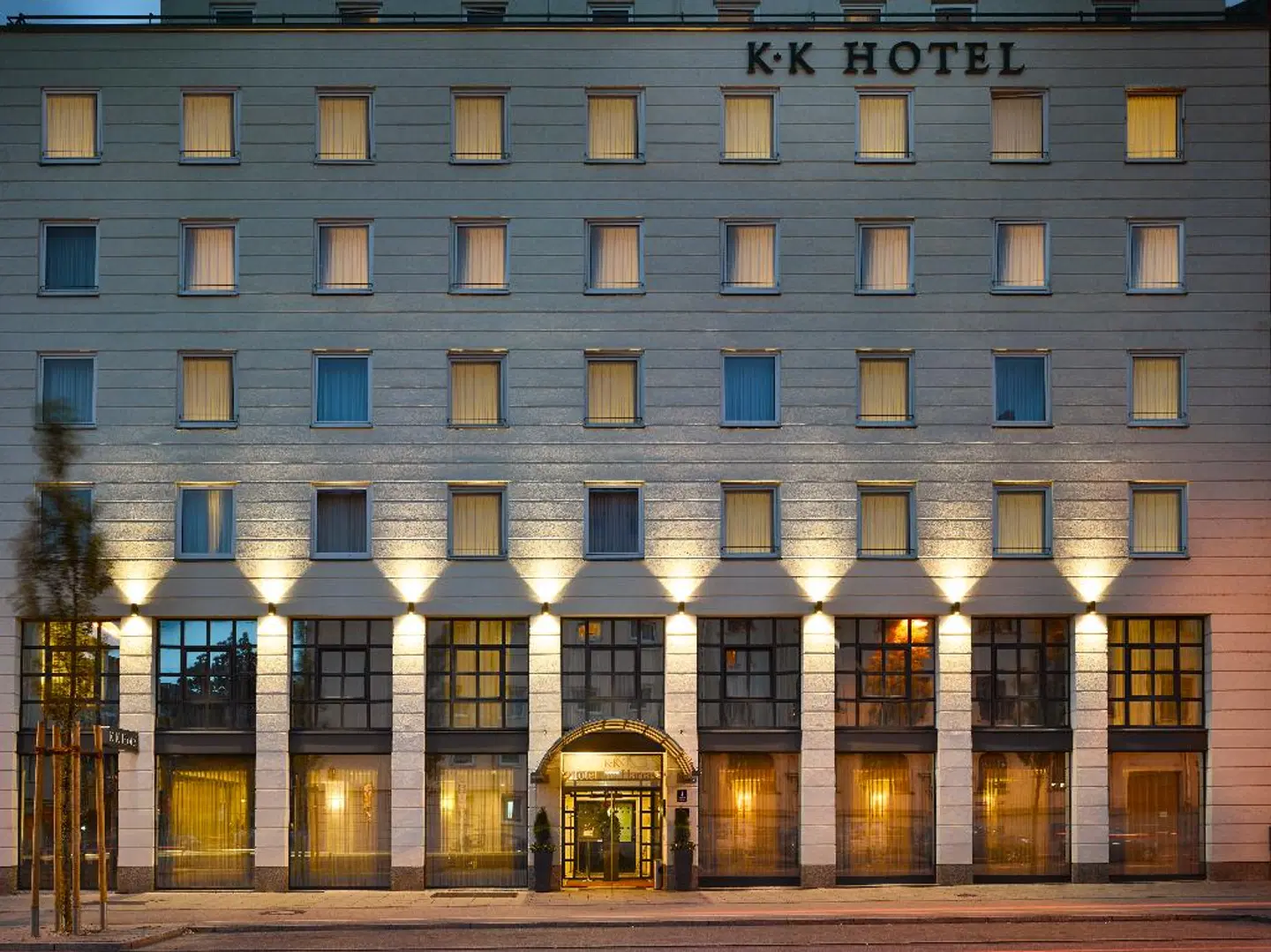 K+K am Harras EXTERIOR
