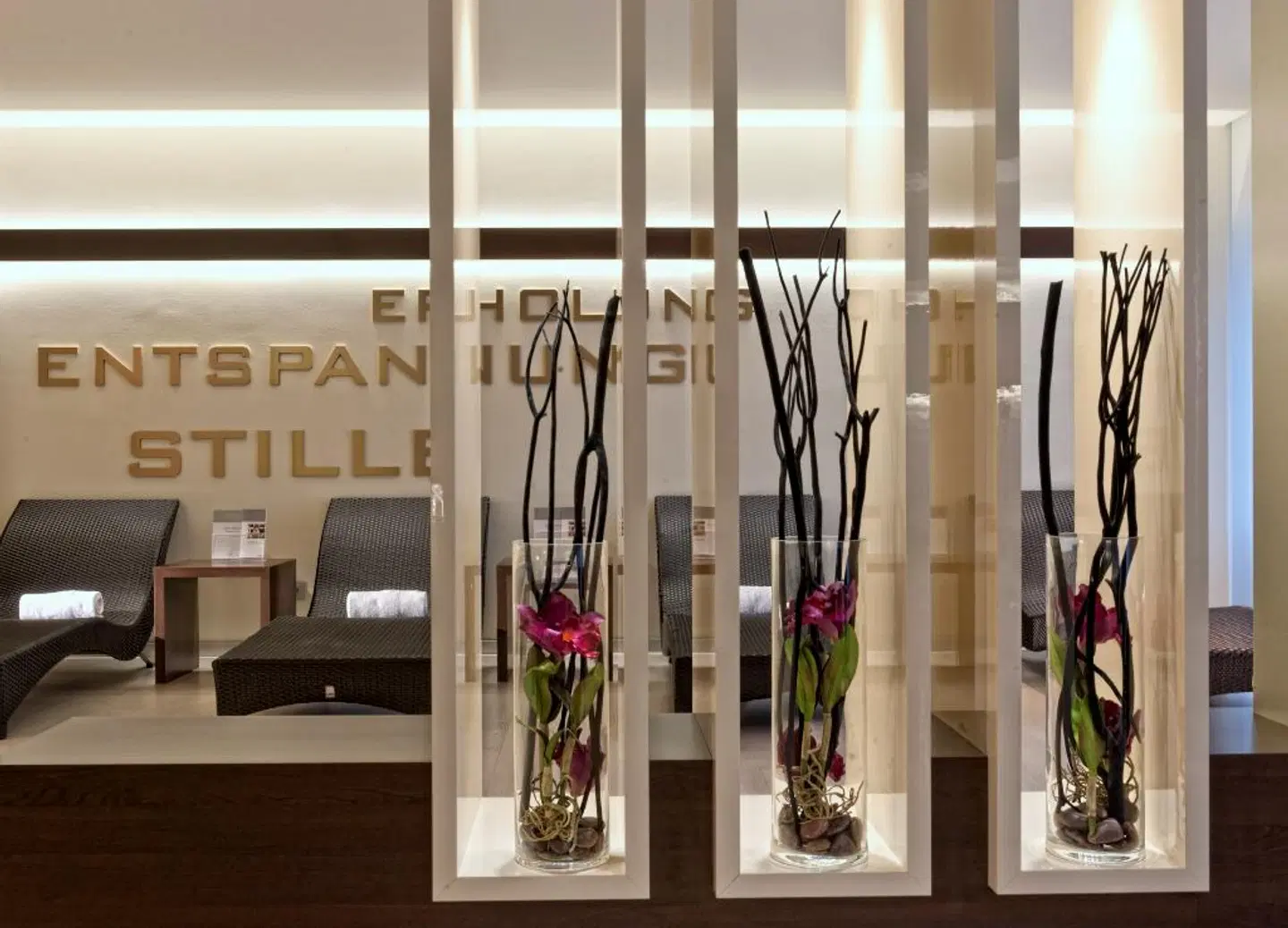 Estrel LOUNGE_LOBBY