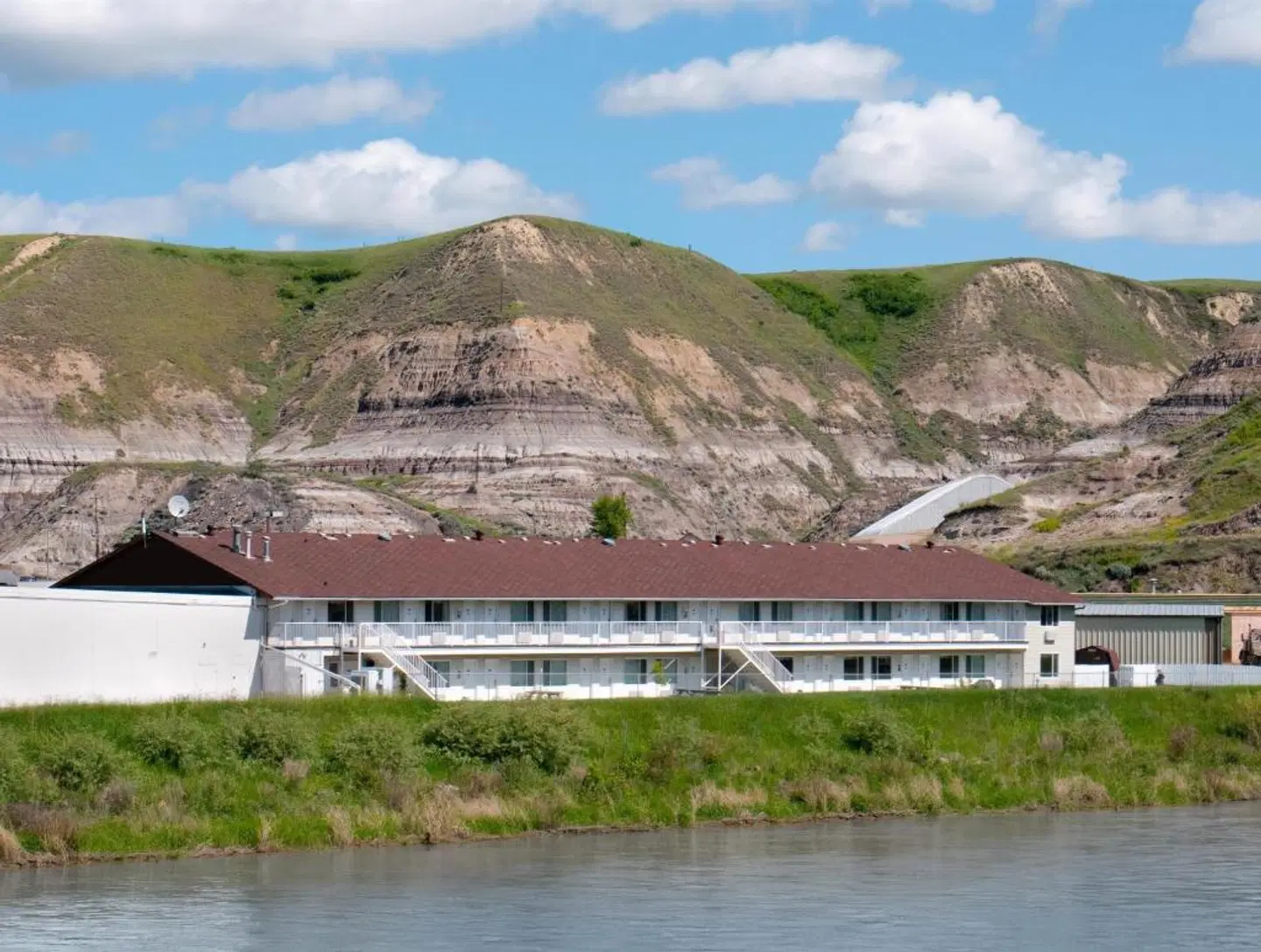 Travelodge Drumheller EXTERIOR