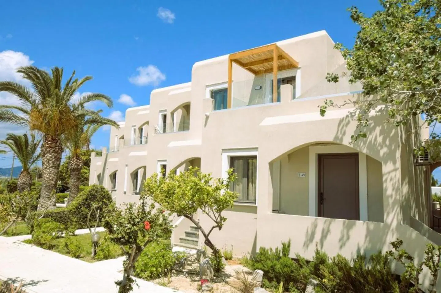 Malena Hotel & Suites EXTERIOR