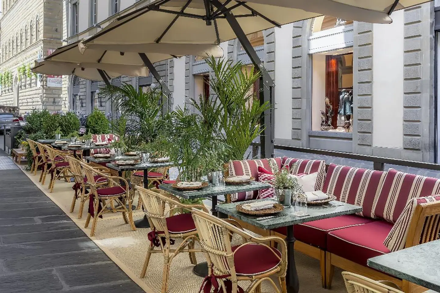 Helvetia & Bristol Terrasse