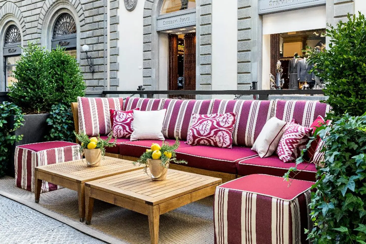 Helvetia & Bristol Terrasse