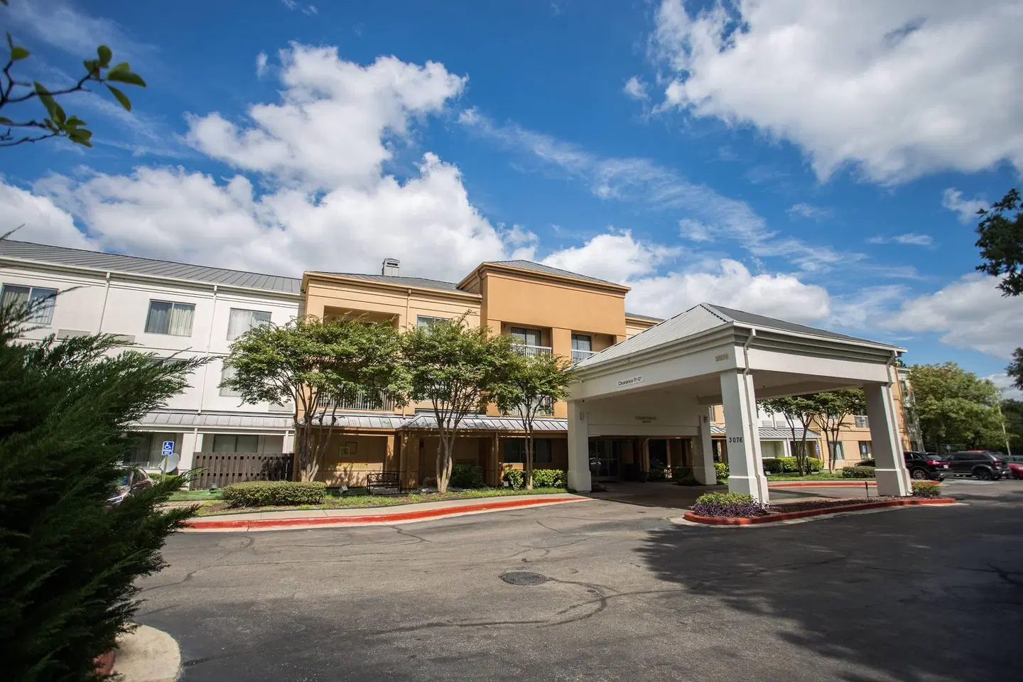 Courtyard by Marriott Memphis East/Bill Morris Parkway EXTERIOR