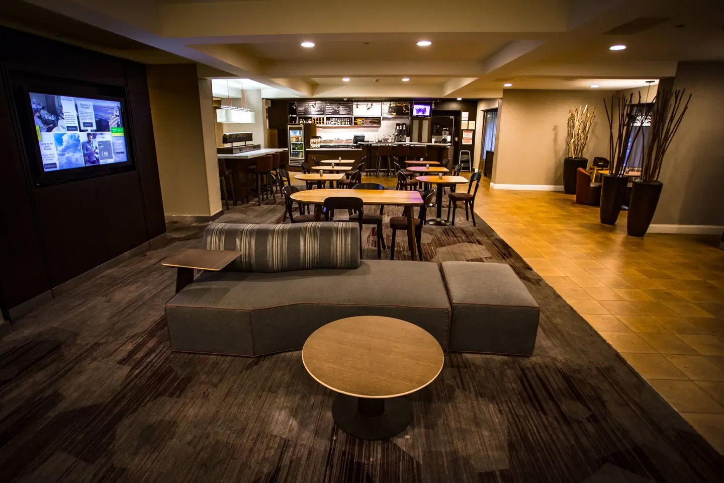 Courtyard by Marriott Memphis East/Bill Morris Parkway Bar