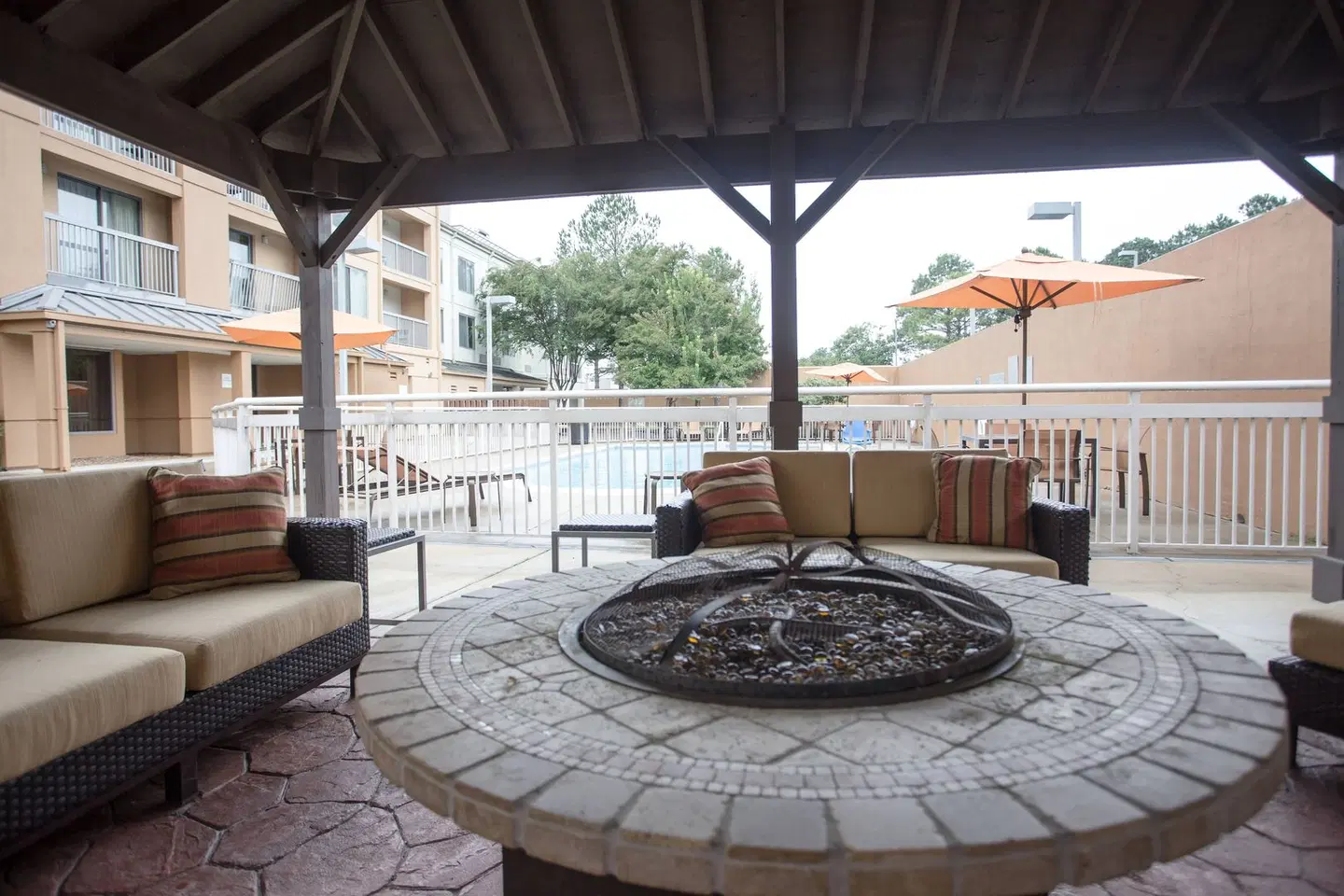 Courtyard by Marriott Memphis East/Bill Morris Parkway Terrasse