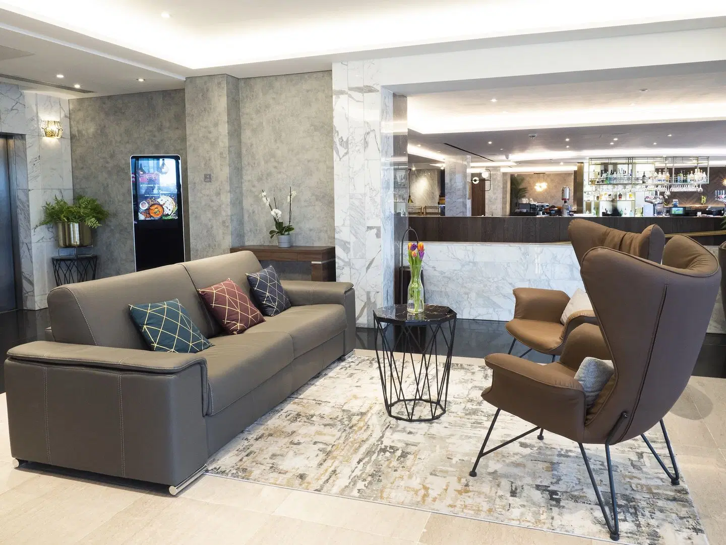 Crowne Plaza London - Kingston by IHG LOUNGE_LOBBY