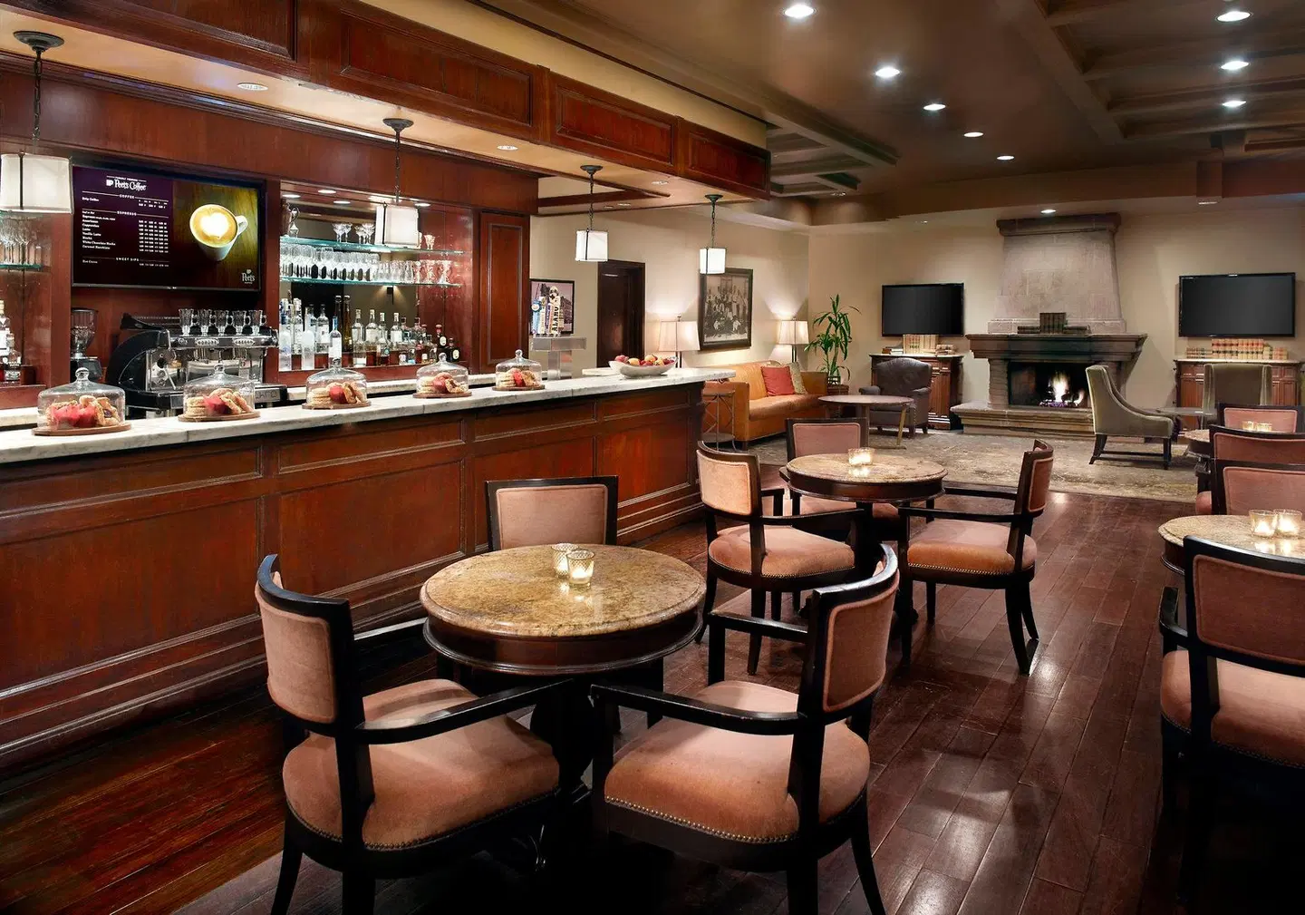 Omni La Mansion del Rio Bar