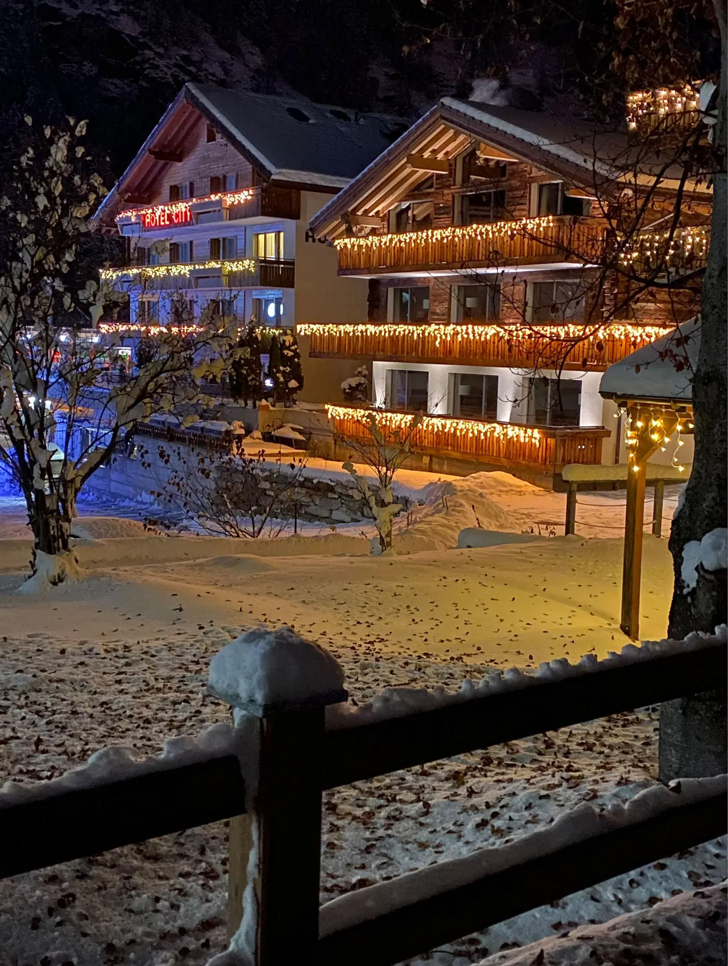Hotel City EXTERIOR