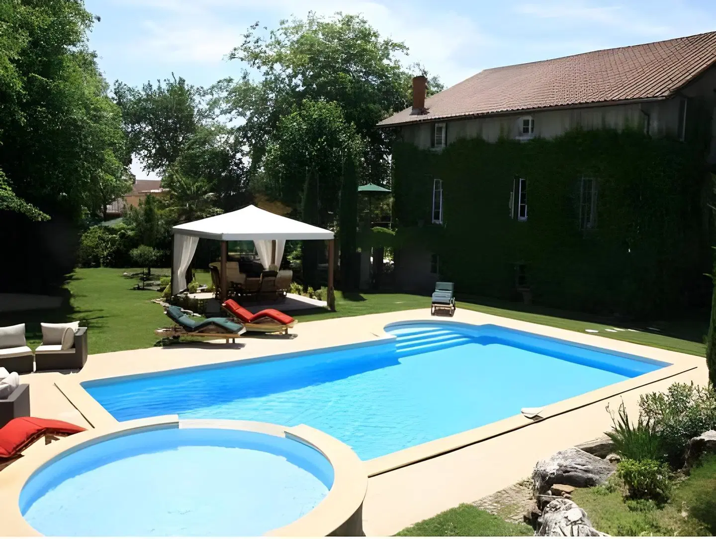 Park des Collines EXTERIOR