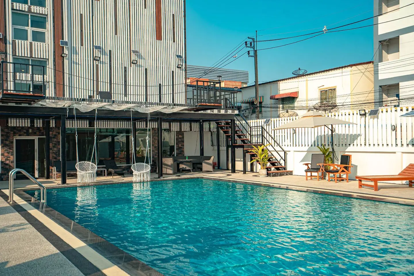 Blue Sky Residence Airport OUTDOOR_POOL
