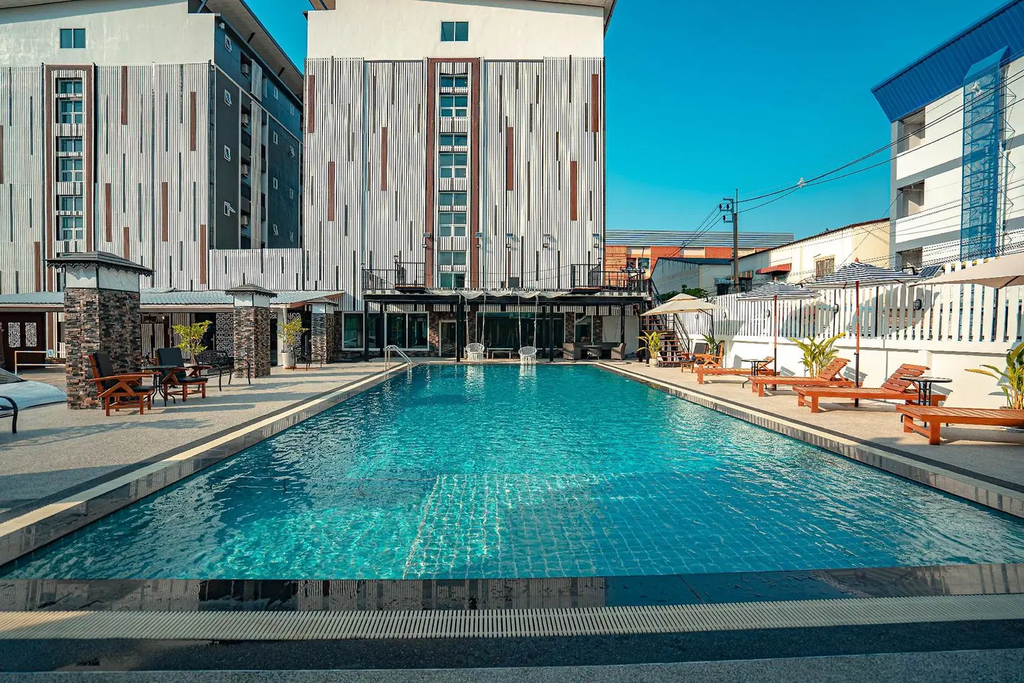 Blue Sky Residence Airport OUTDOOR_POOL