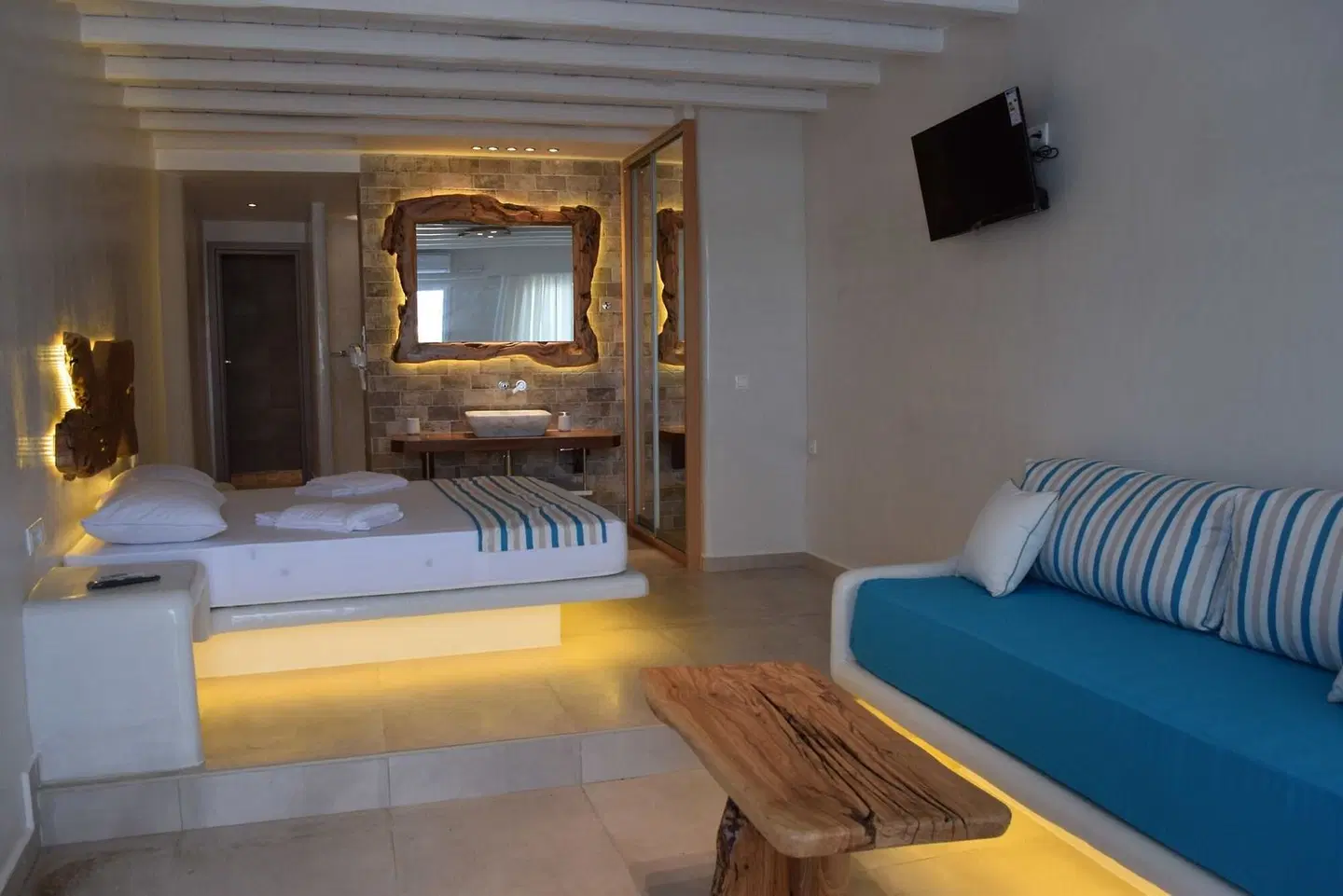 Eternal Suites ROOM_EXAMPLE