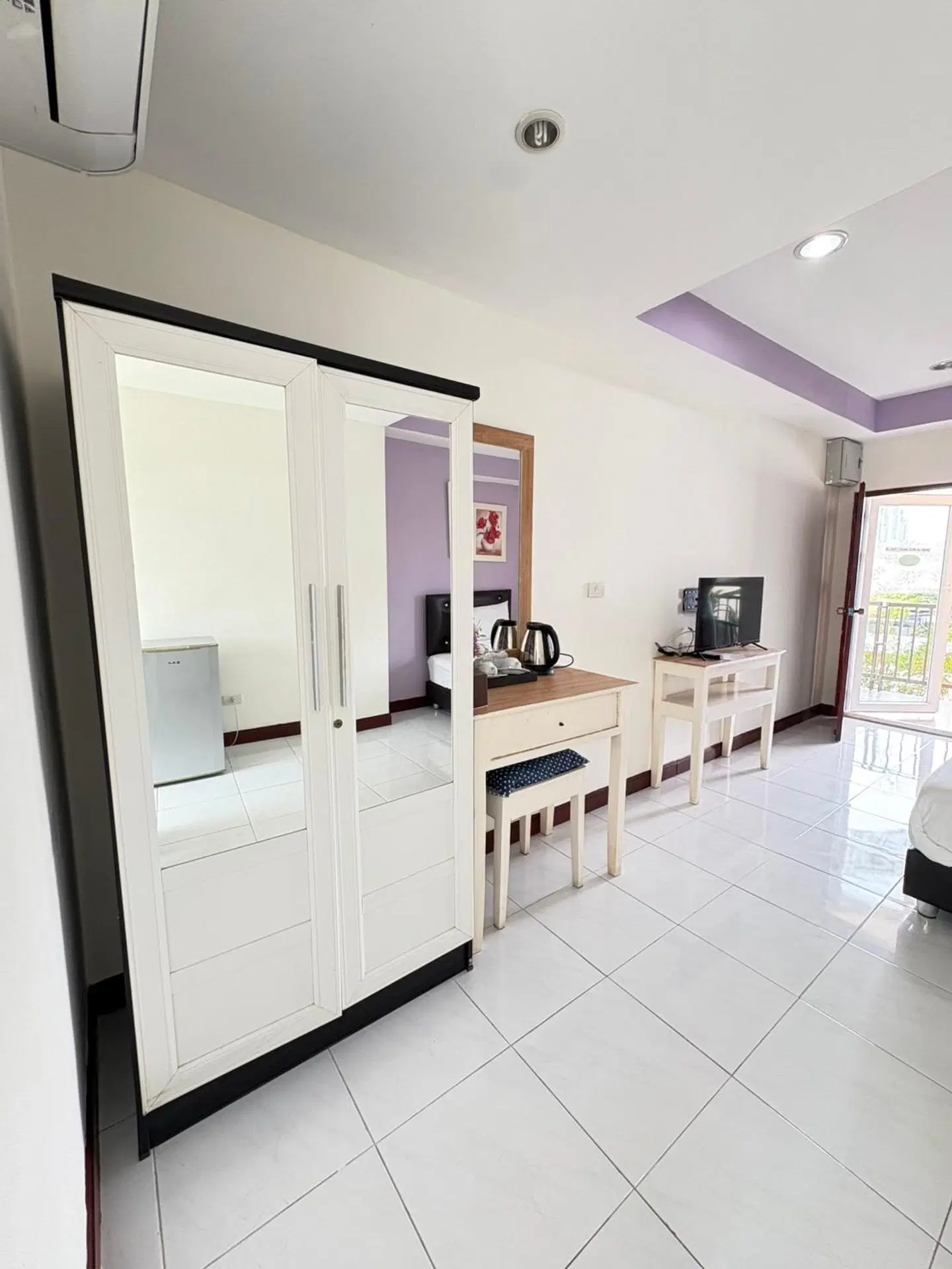 The Moonlight Place ROOM_EXAMPLE