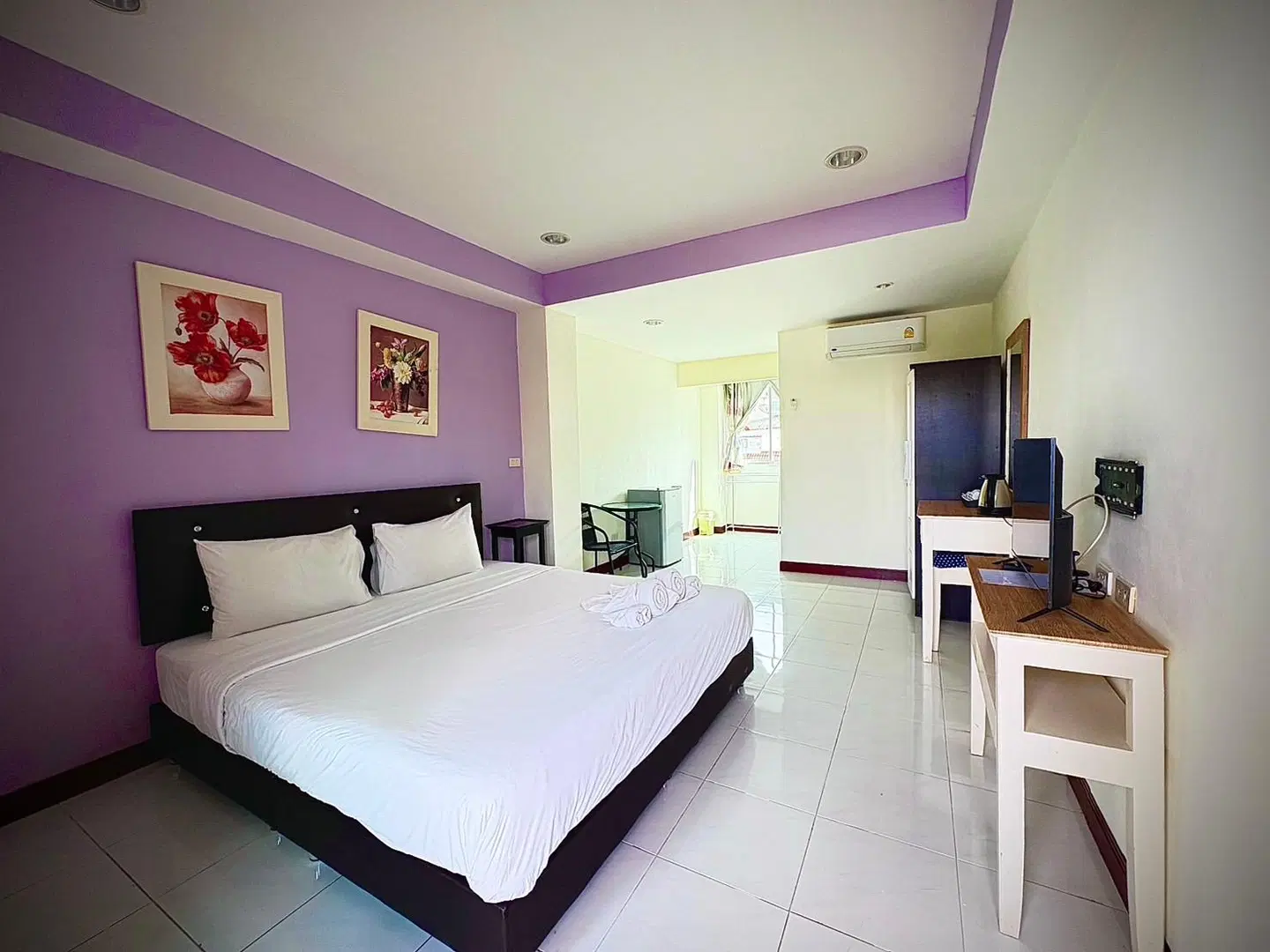 The Moonlight Place ROOM_EXAMPLE