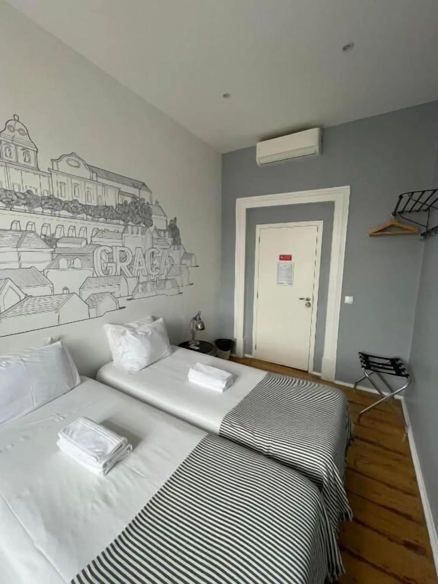 Lisbon Check-In Guesthouse ROOM_EXAMPLE