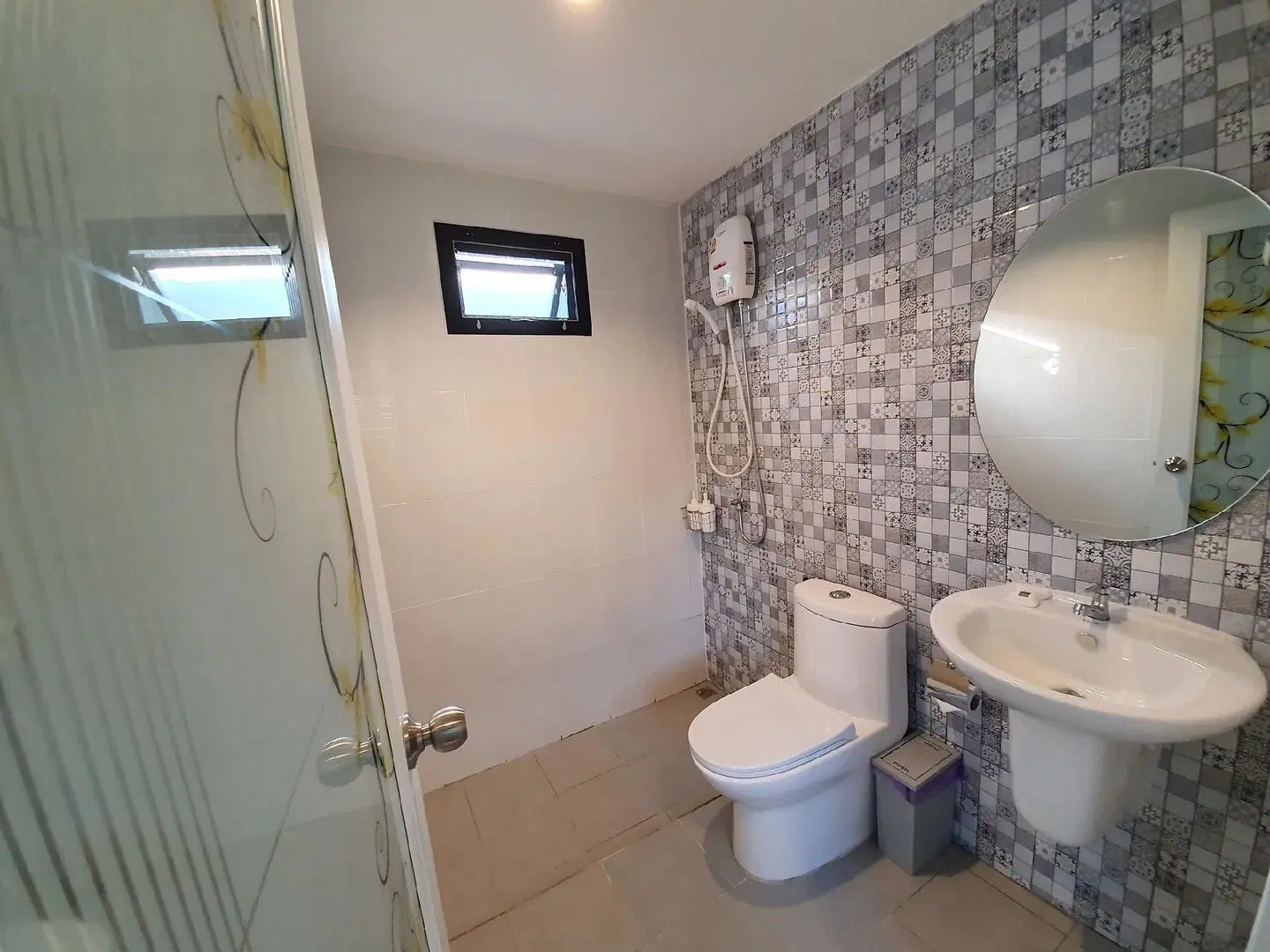 Bannjamjuree Resort Sattahip Badezimmer