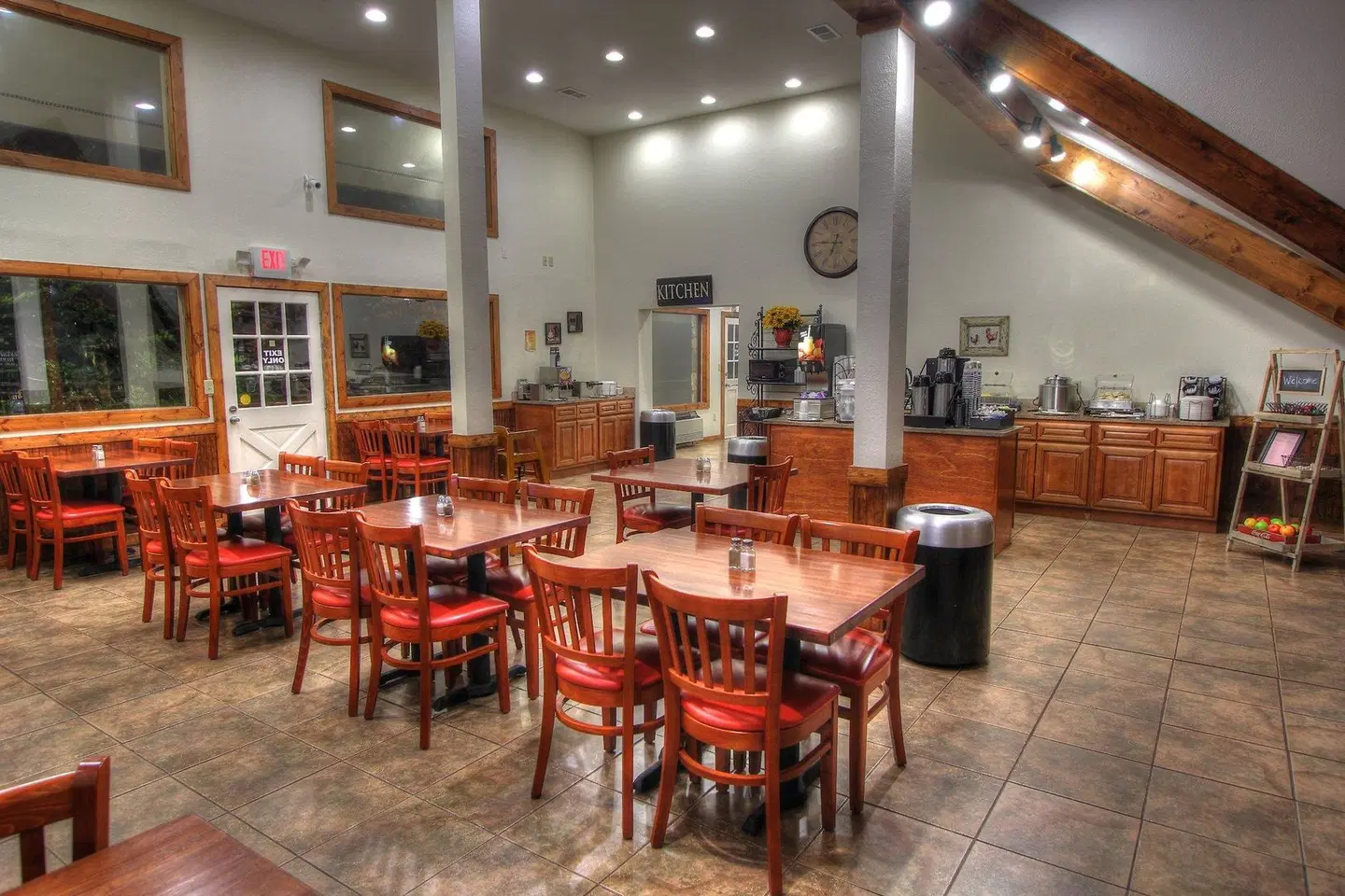 Crossroads Inn & Suites Restaurant
