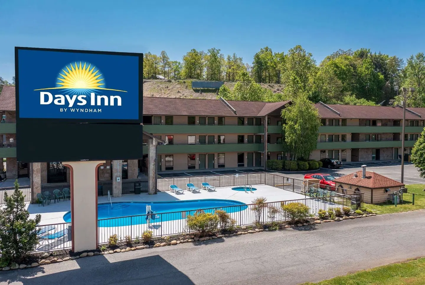 Days Inn By Wyndham Pigeon Forge South EXTERIOR