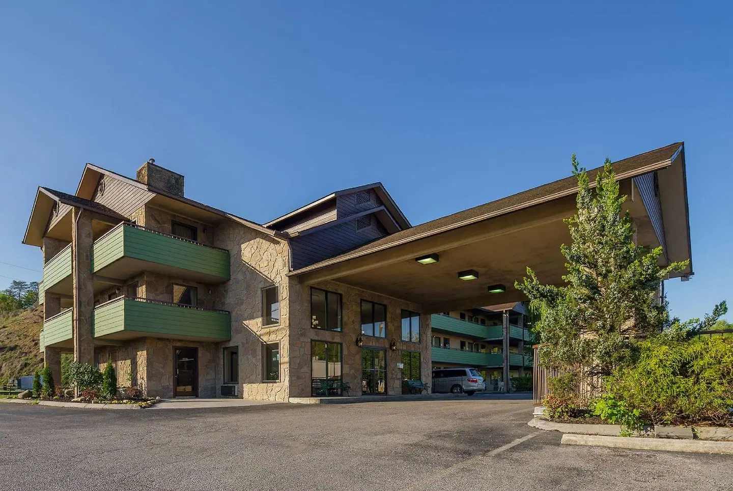 Days Inn By Wyndham Pigeon Forge South EXTERIOR