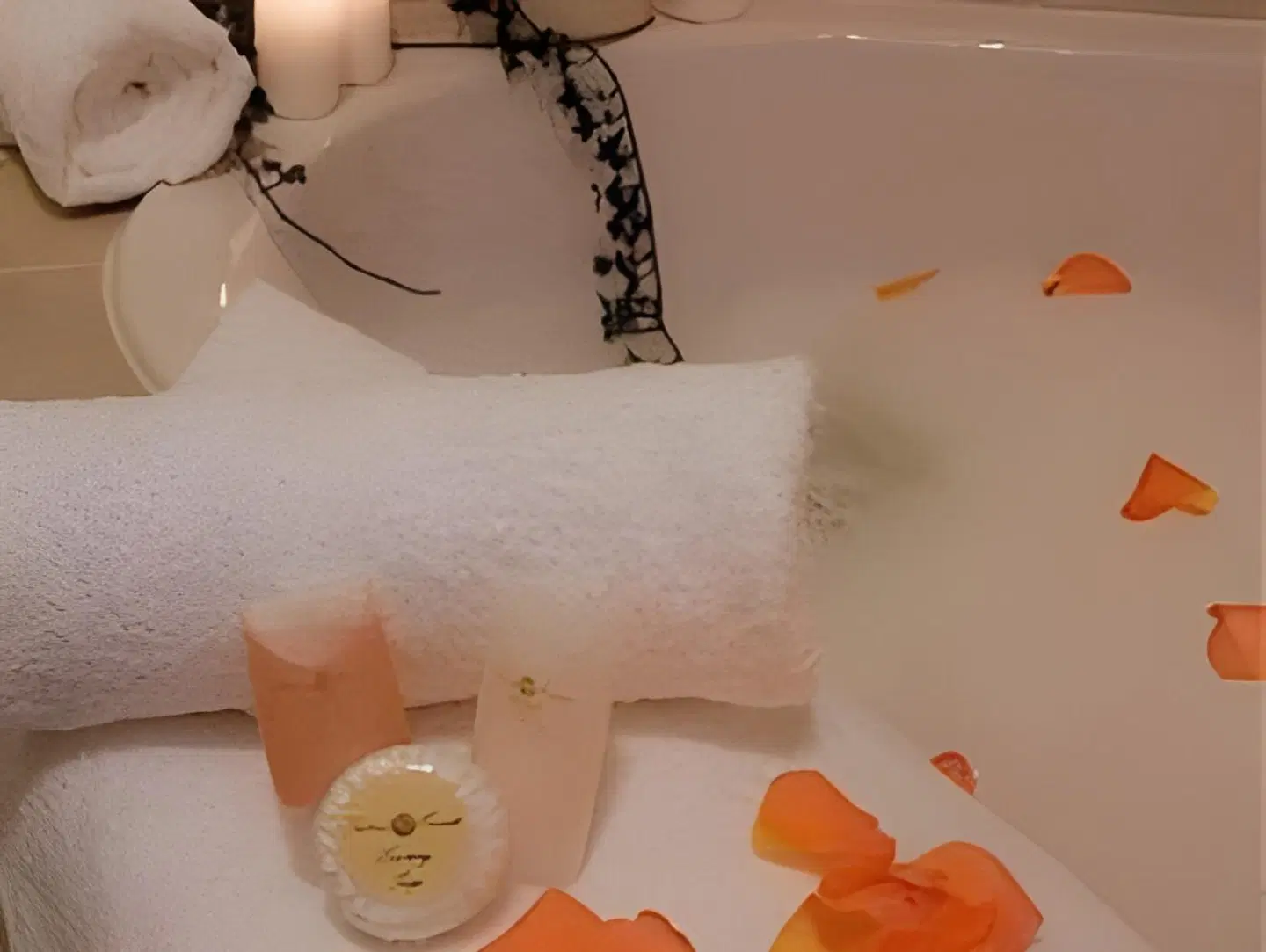 305 Guest House HEALTH_BEAUTY