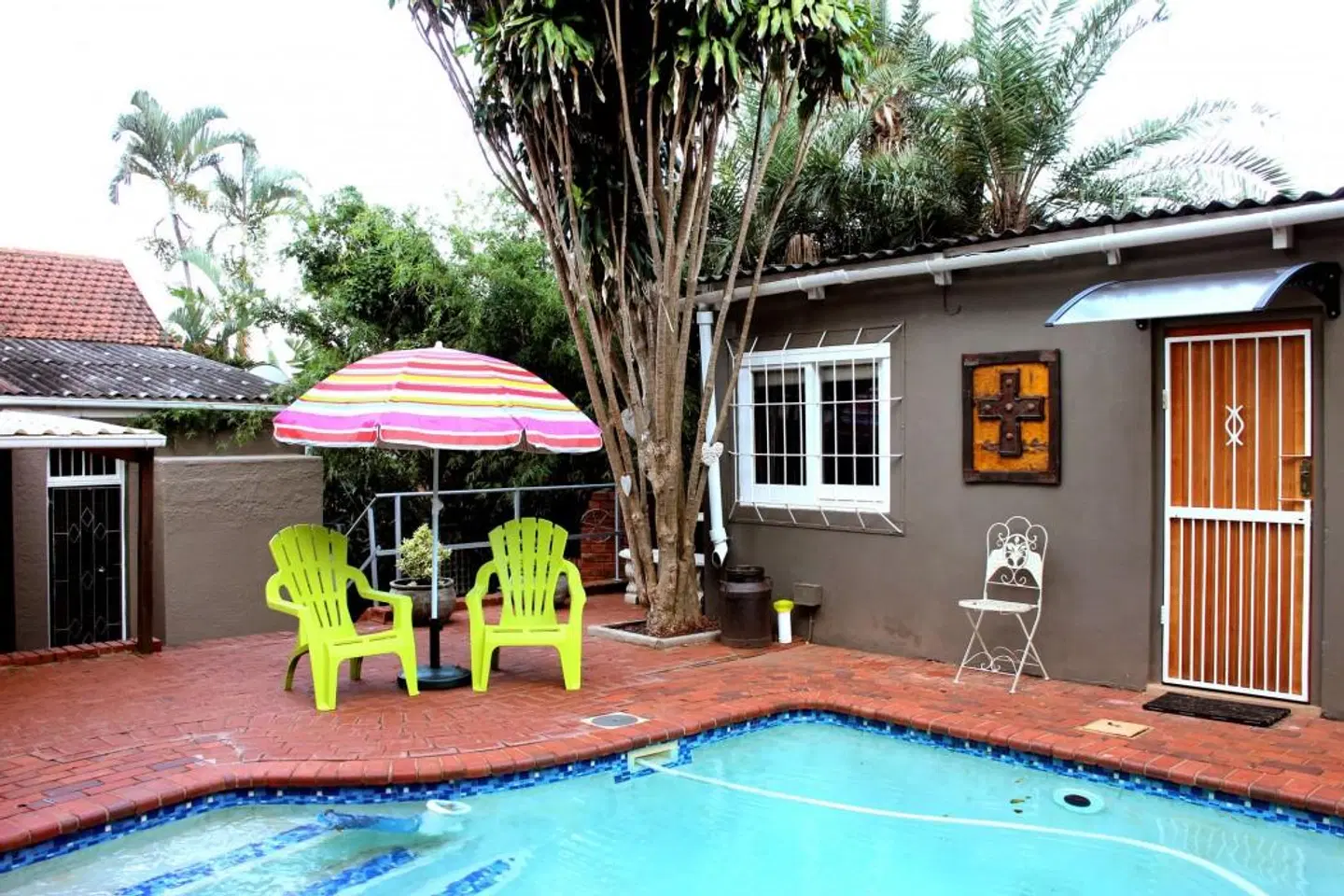 Tamarisk Bed & Breakfast OUTDOOR_POOL