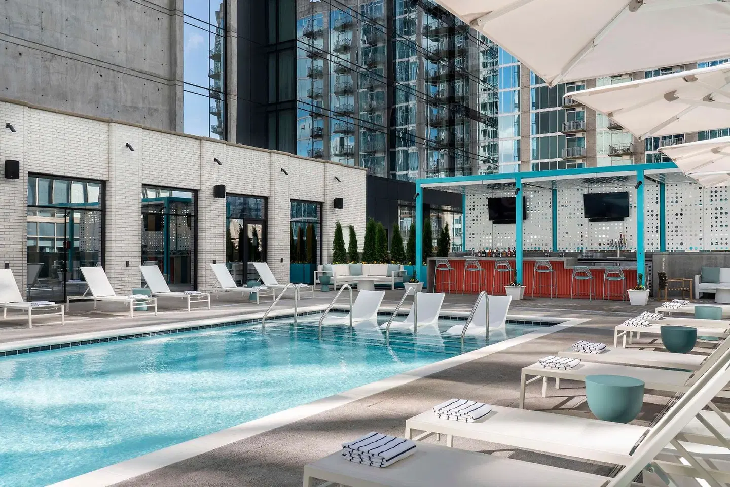 Hyatt Centric Downtown Nashville OUTDOOR_POOL