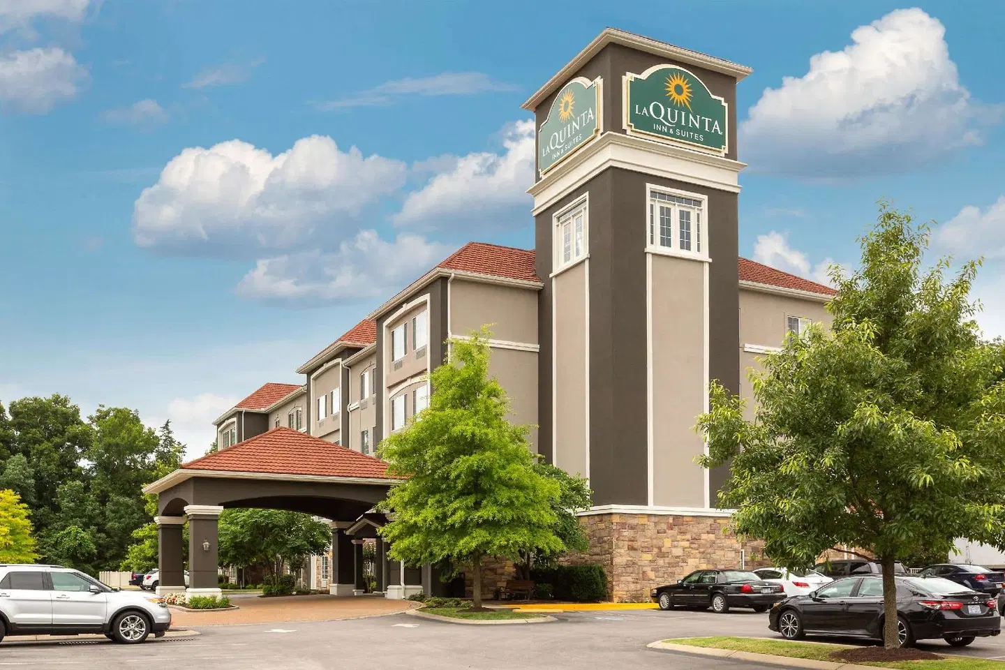 La Quinta Inn & Suites by Wyndham Smyrna TN - Nashville EXTERIOR