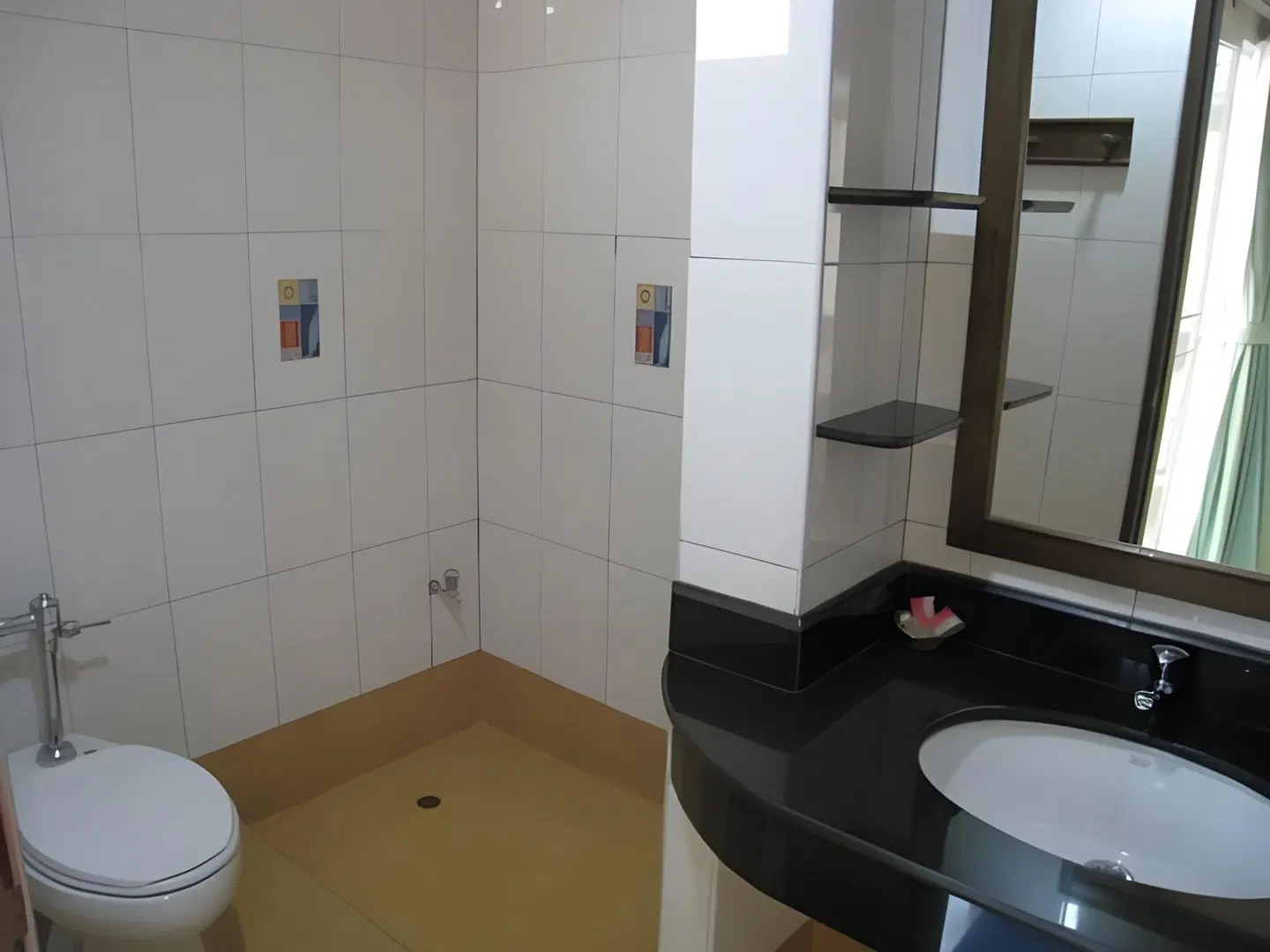 Nikom Court Badezimmer