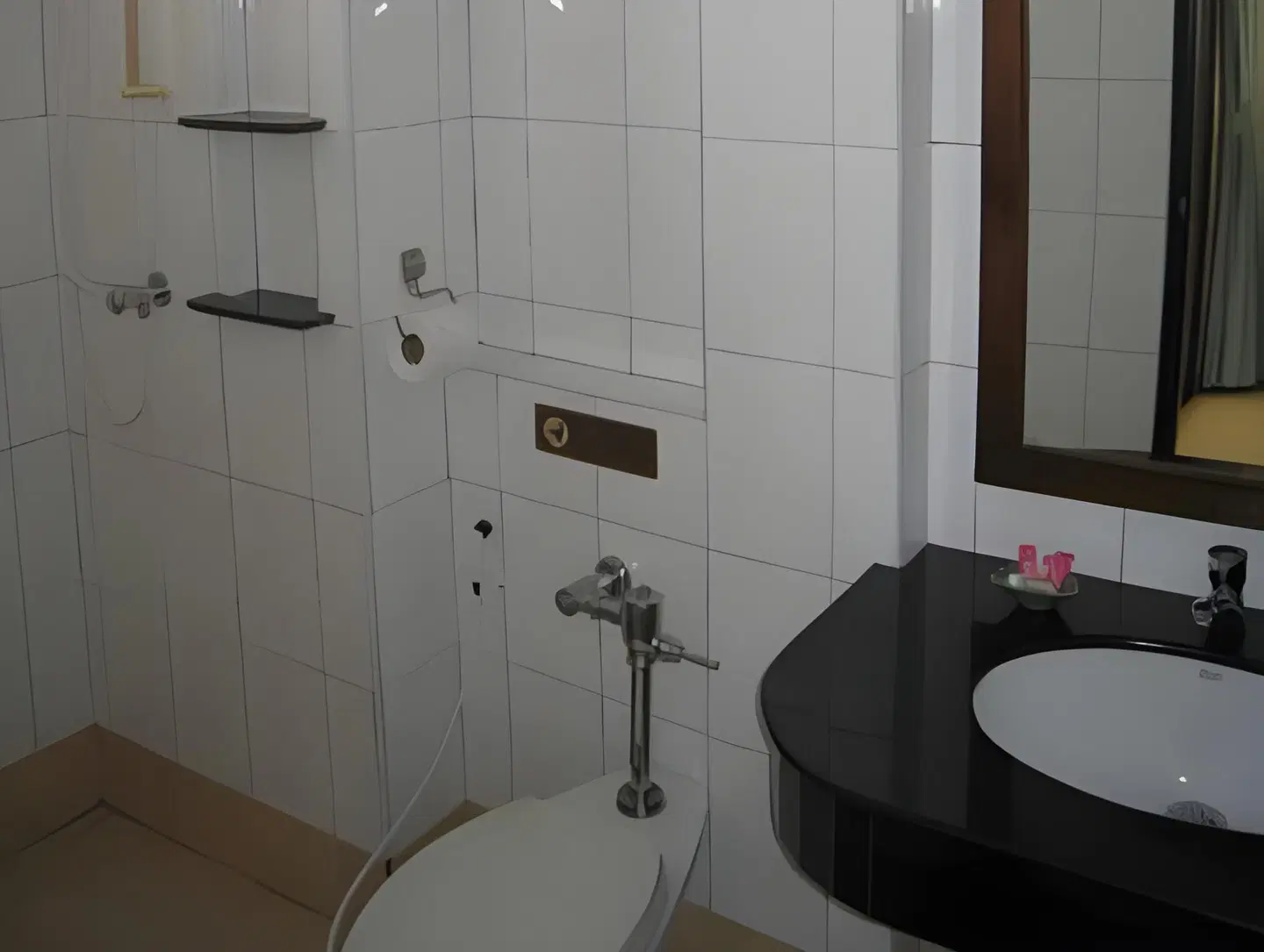 New Nikom Court Badezimmer