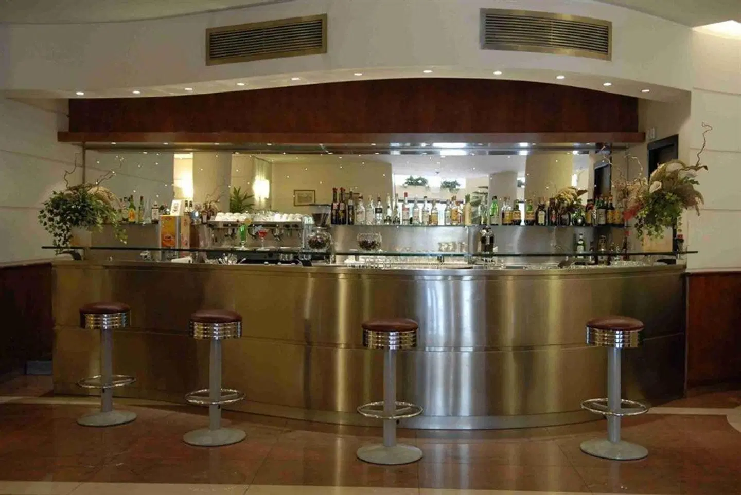 Degli Imperatori Bar