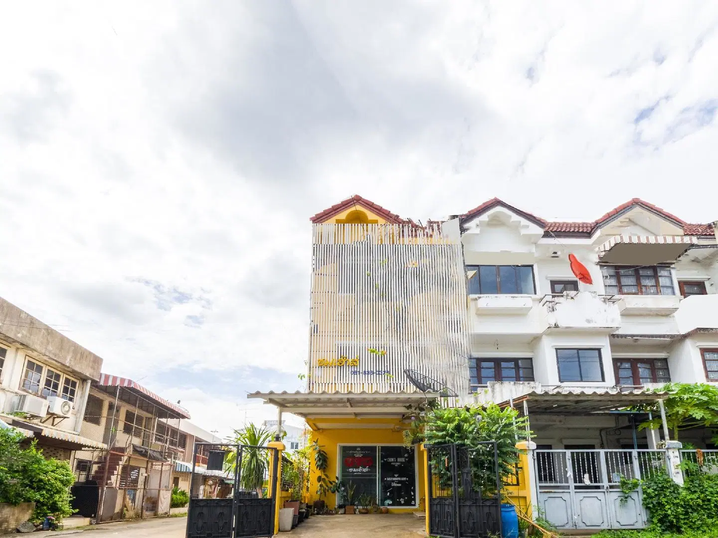 OYO 941 Chom's House at Sapanmai EXTERIOR