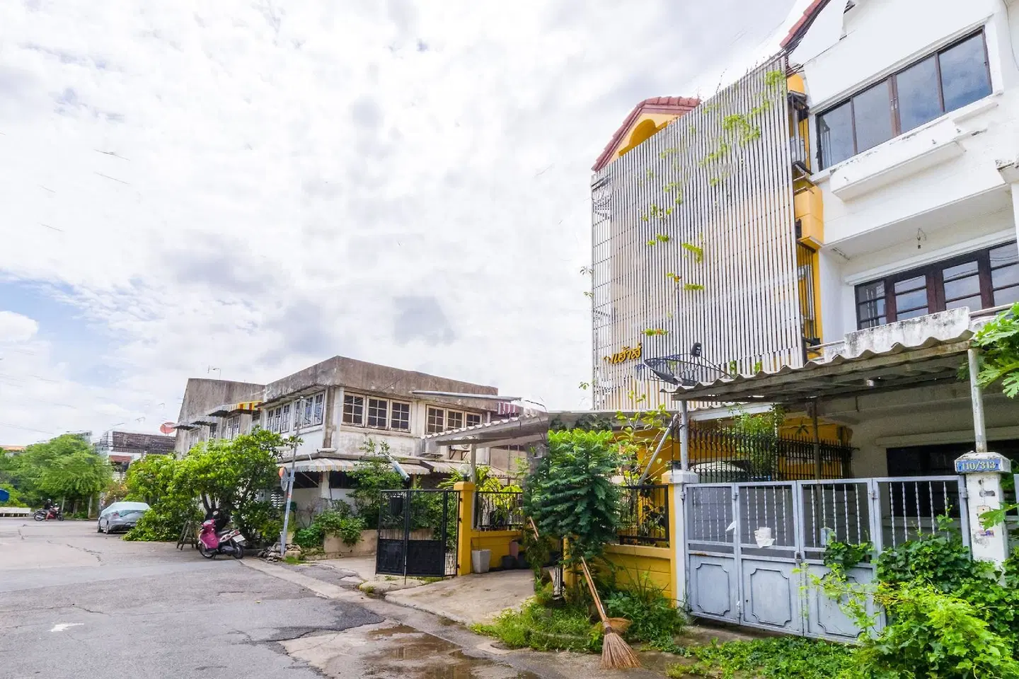 OYO 941 Chom's House at Sapanmai EXTERIOR
