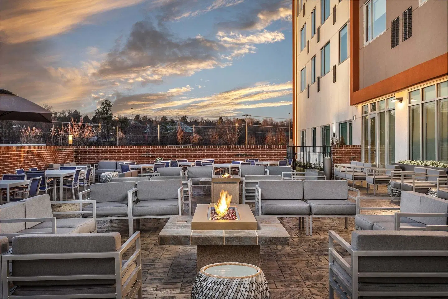 Element Knoxville West Terrasse