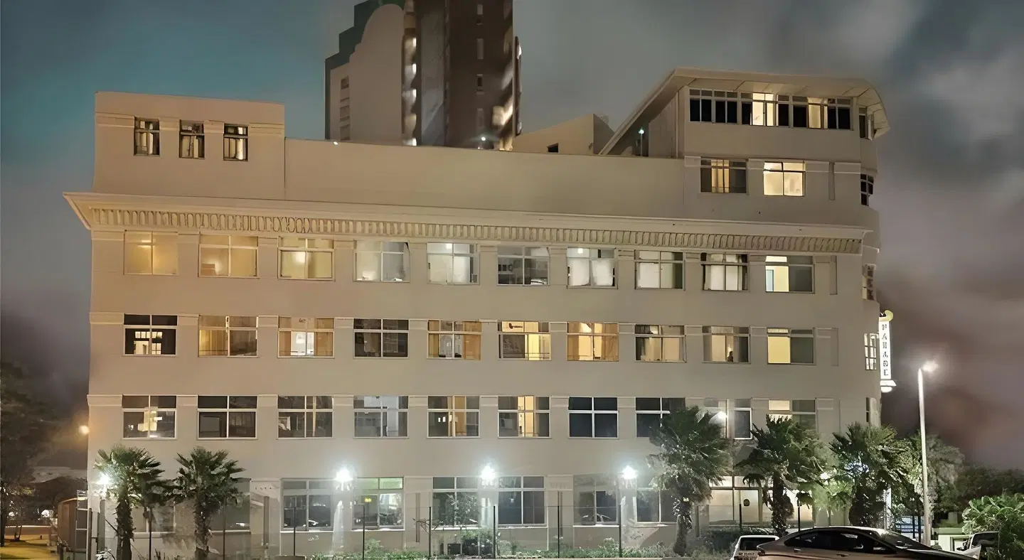 Parade Hotel EXTERIOR