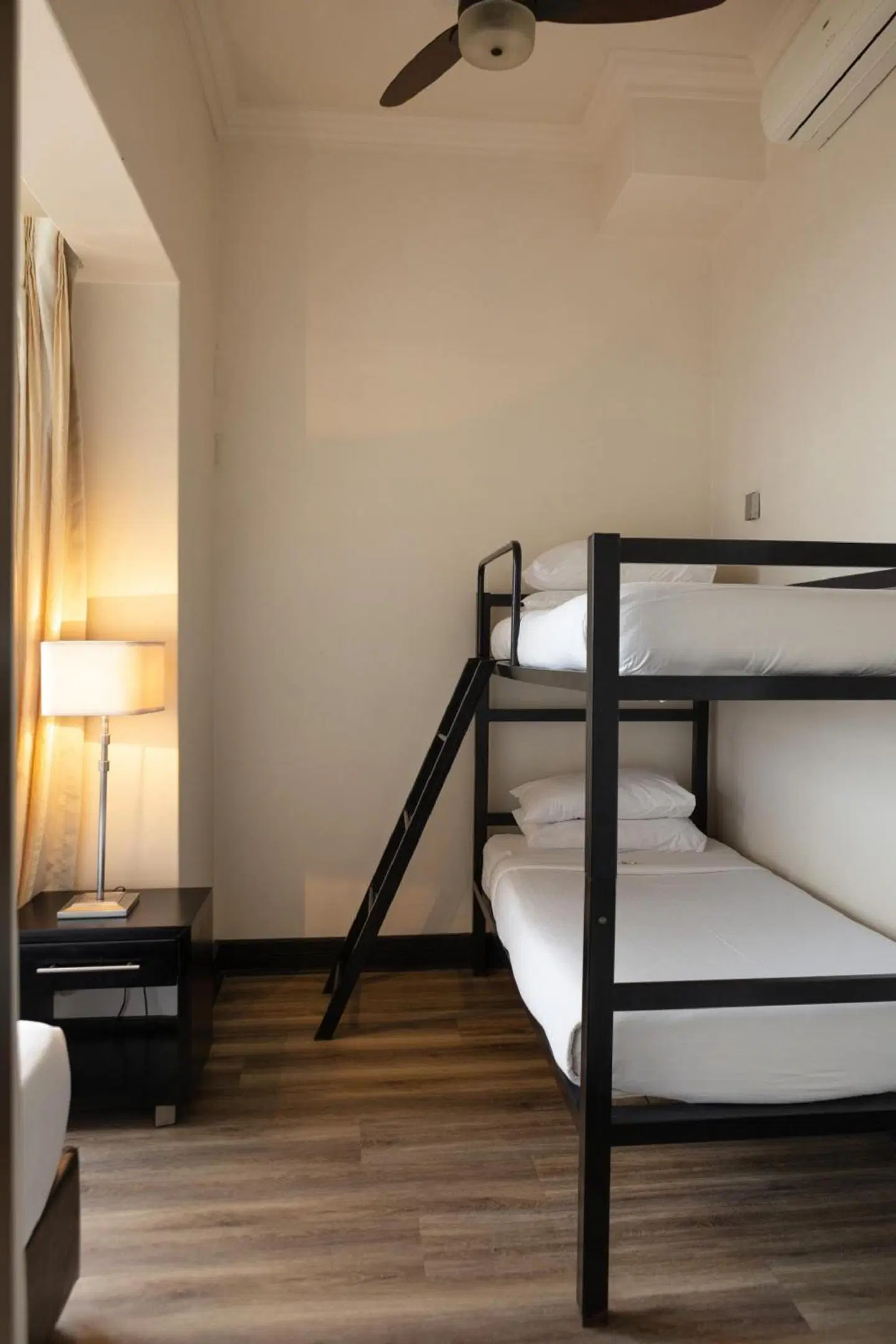 Parade Hotel ROOM_EXAMPLE