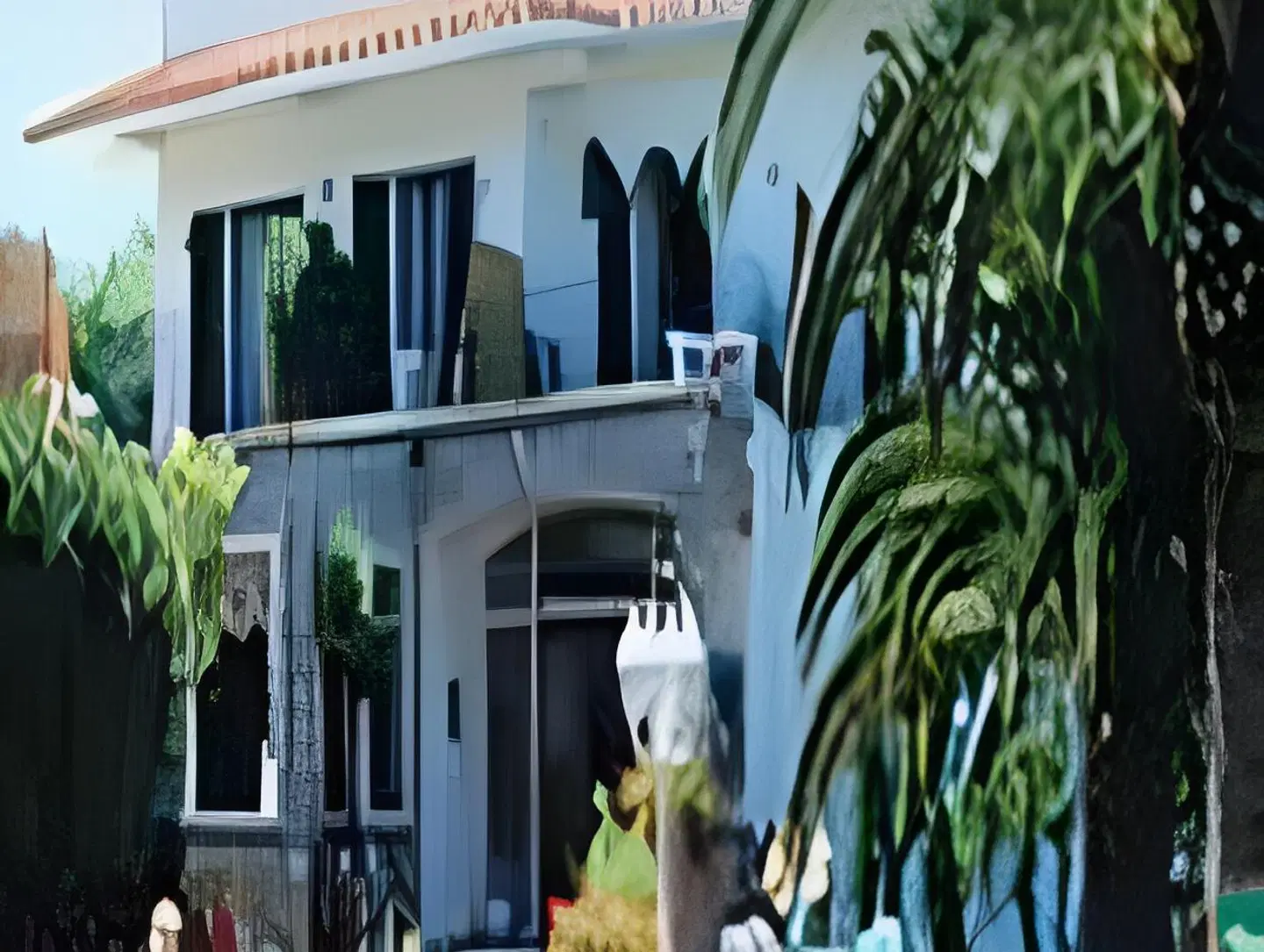 Lord Byron EXTERIOR