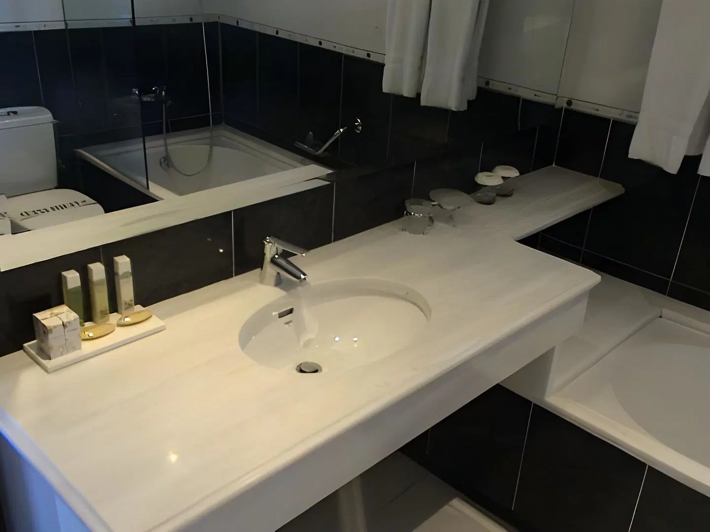 Mykonos Adonis Hotel Badezimmer