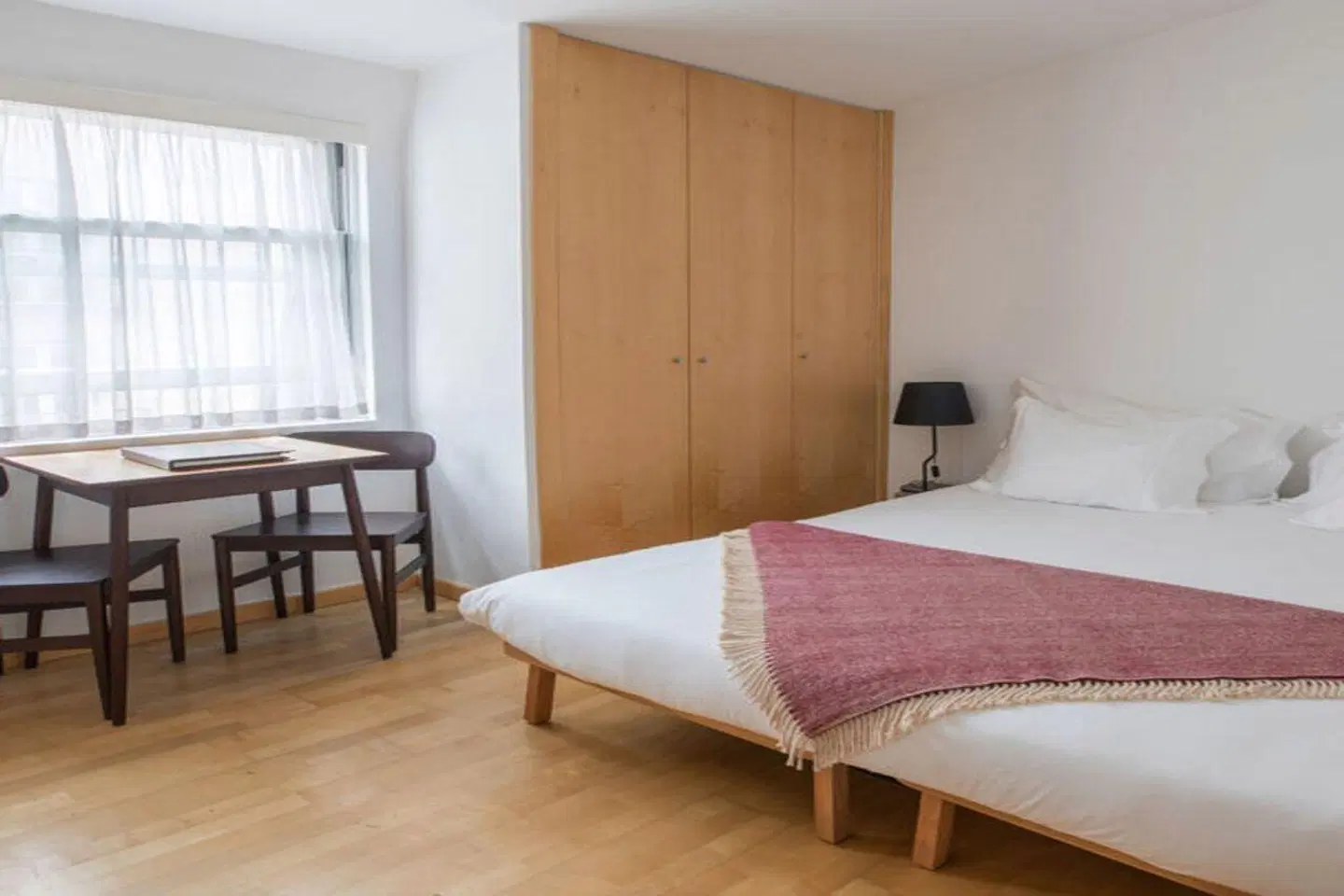 The Lisbonaire Apartments ROOM_EXAMPLE