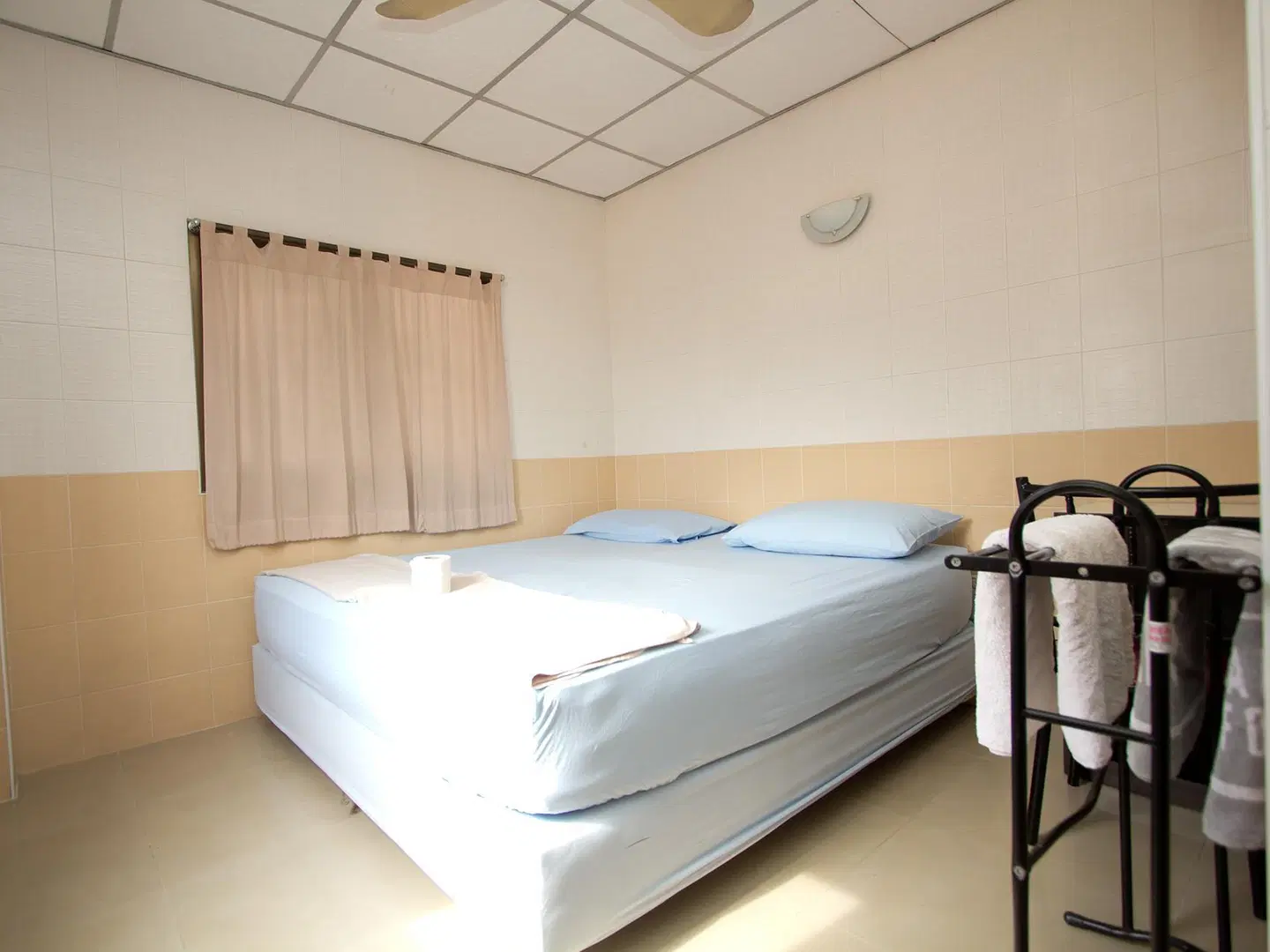At Home Guest House ROOM_EXAMPLE