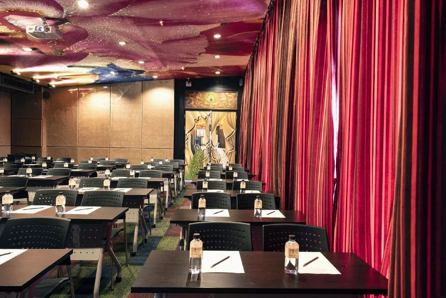 Dhevi Bangkok Hotel Restaurant