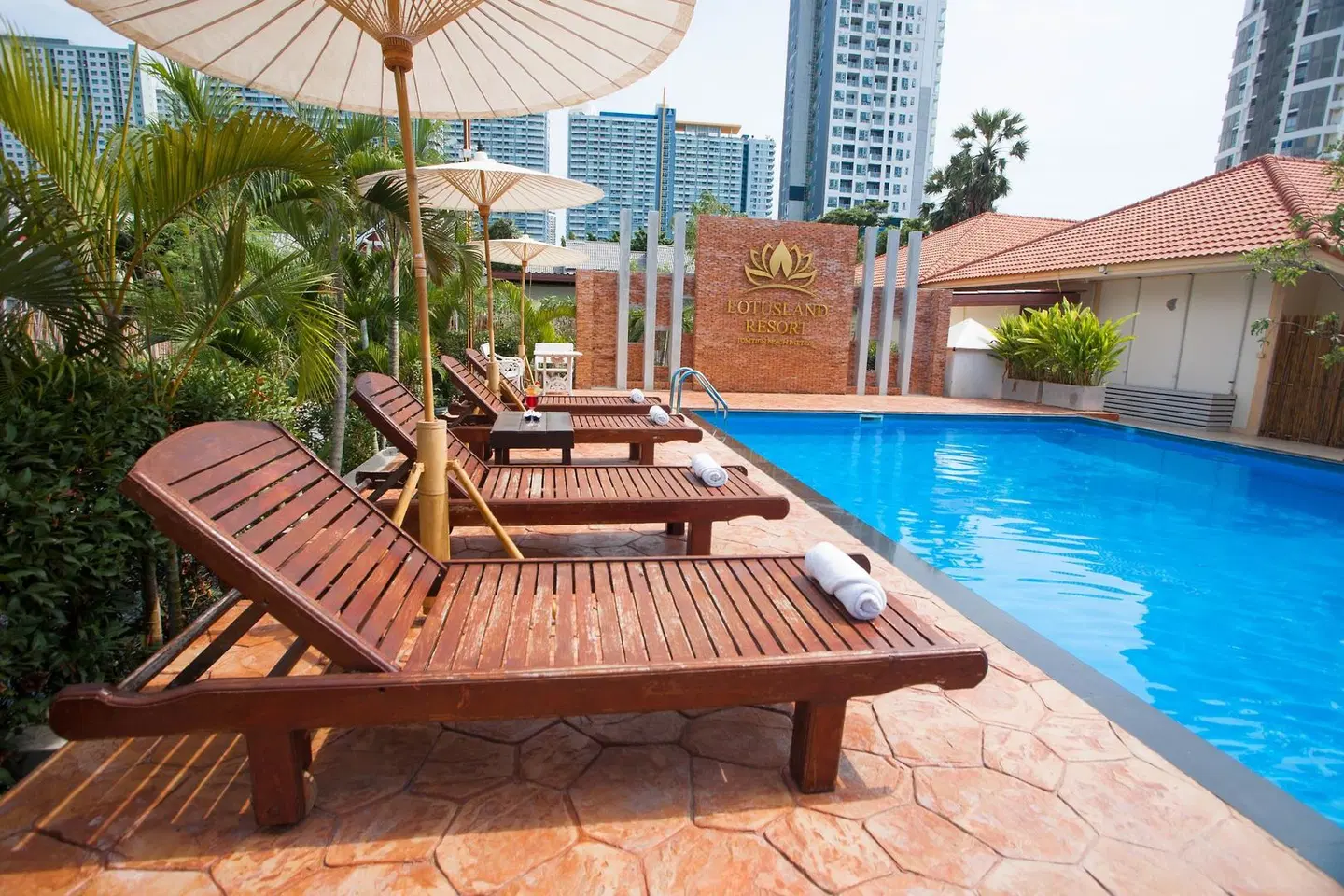 Lotusland Resort OUTDOOR_POOL