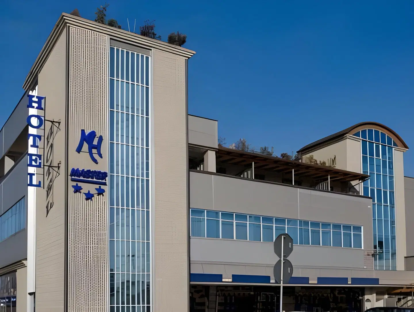 Master EXTERIOR