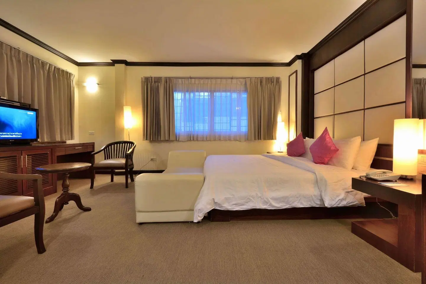 Grand Business Inn ROOM_EXAMPLE