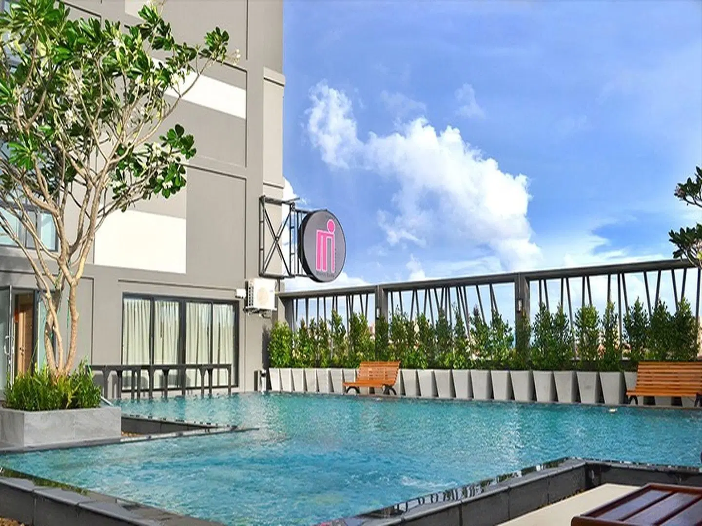 Memo Suite Pattaya OUTDOOR_POOL