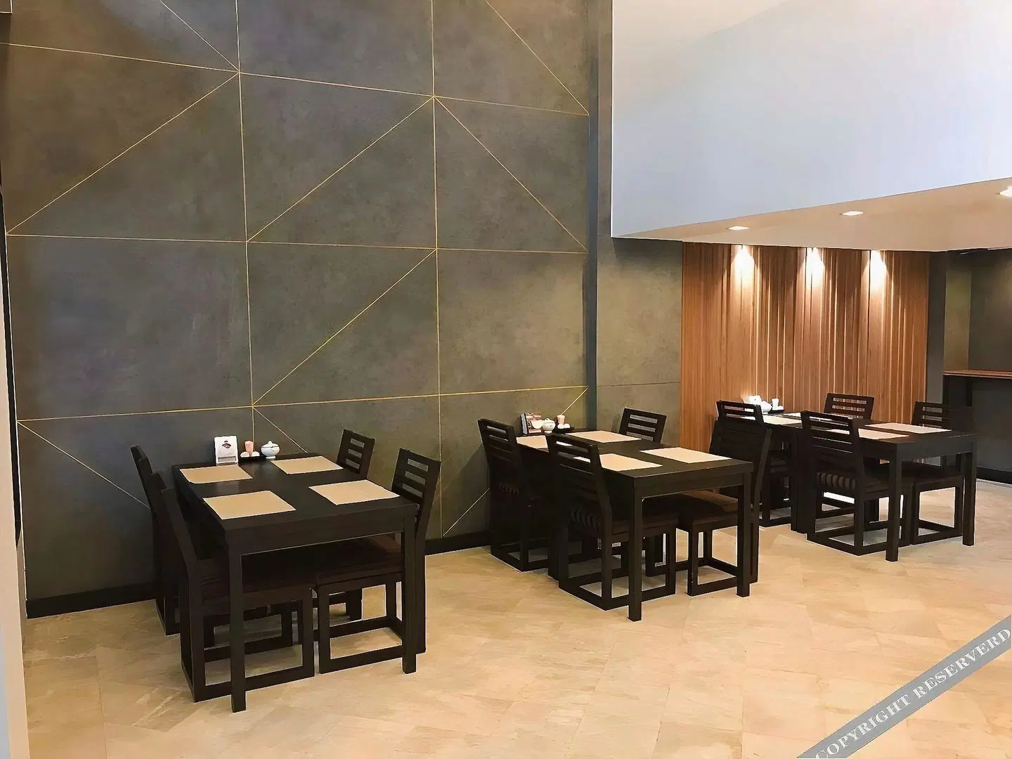 Maxim S Inn Restaurant