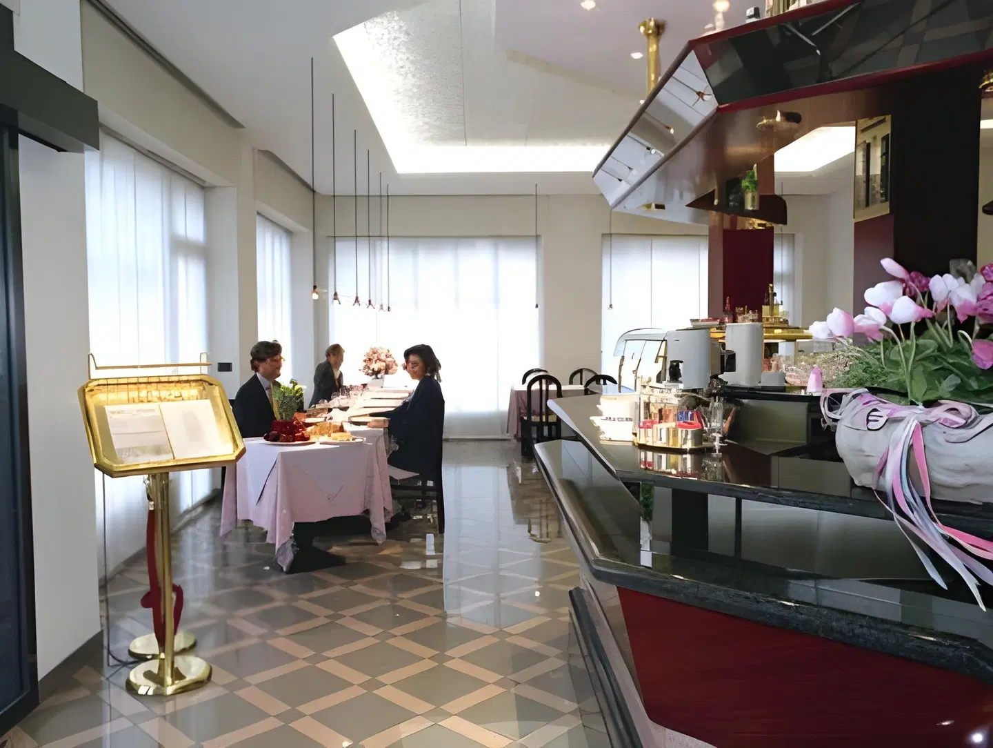 Michelangelo Bar