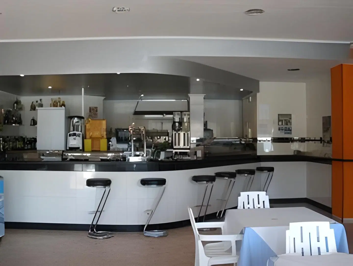Marina Bar